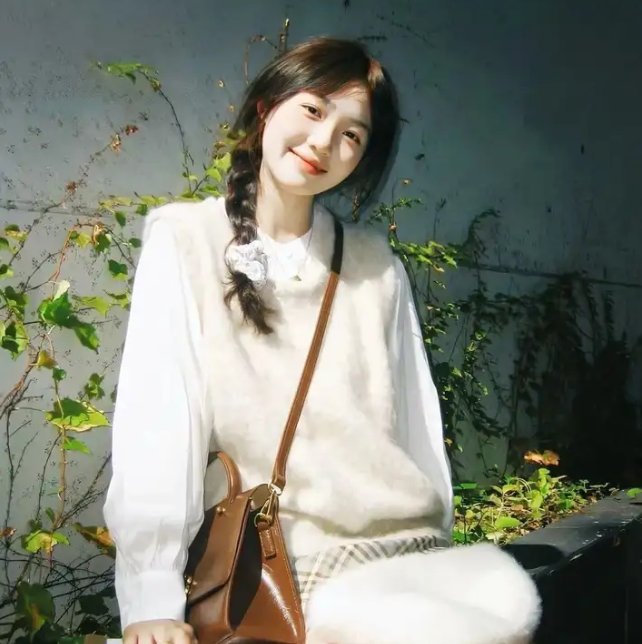 被偷听心声后冷宫小厨娘成团宠啦